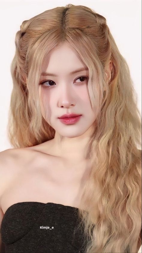 Kpop Blonde Hair, Rose Pink Hair Blackpink, Rose Blackpink Hair, Rose Hair Blackpink, Rose Blackpink Cute, Rose From Blackpink, Blackpink Hair, Rosé Cute Blackpink, Blackpink Rosé Cute