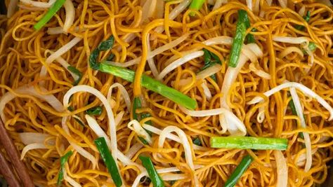 Cantonese Chow Mein (鼓油王炒面) | Made With Lau Soy Sauce Chow Mein, Cantonese Chow Mein, Lau Lau Recipe, Made With Lau, Pan Fried Noodles, Lau Lau, Chinese Egg, Recipe Drawing, How To Cook Beans