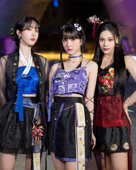 Kpop Concert Outfit, Modern Hanbok, Draping Fashion, Outfit Korean, National Dress, Folk Fashion, Modern Dress, Kpop Outfits, Stage Outfits