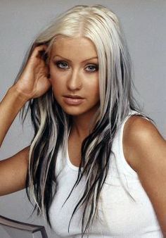 Christina Aguilera 90s, Christina Aguilera Hair, Christina Aguilera Dirrty, Christina Aguilera Burlesque, Burlesque Hair, Christina Aguilera 2000s, Christina Aguilera Stripped, 90s Grunge Hair, Maquillage On Fleek