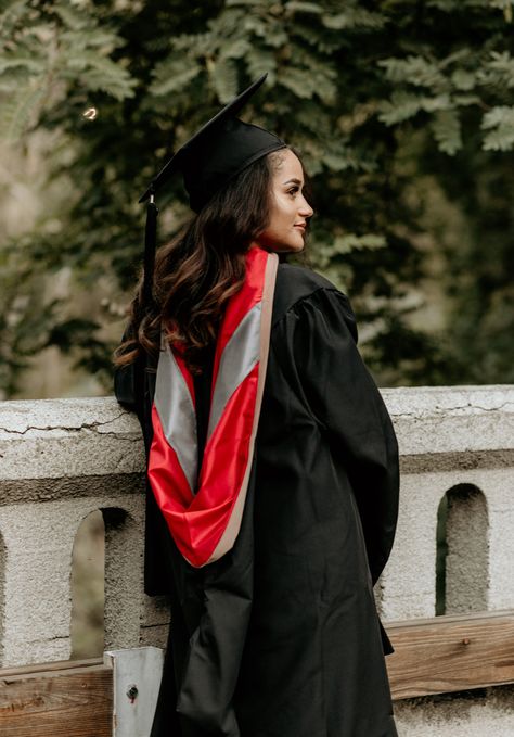 Best Graduation Pictures, Hood Graduation Pictures, Graduation Pictures With Hood, Masters Graduation Photoshoot Ideas, Masters Grad Photoshoot, Masters Cap And Gown, Master’s Graduation Photoshoot, College Masters Graduation Pictures, Counseling Graduation Pictures