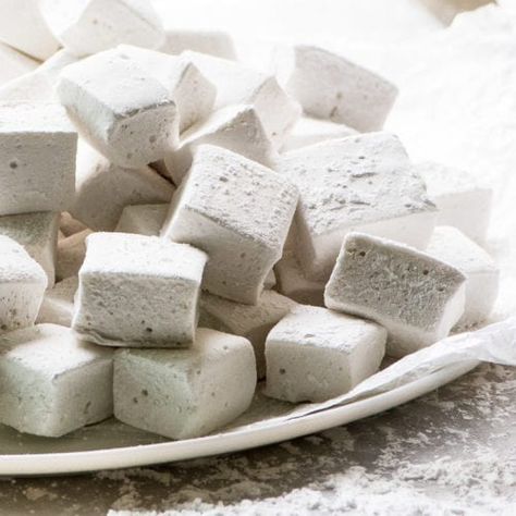 Bourbon Marshmallow Recipe, Bourbon Marshmallows, How To Make Bourbon, Maple Marshmallows, Marshmallow Recipe, The View From Great Island, Vanilla Rum, Liqueurs Recipes, Unflavored Gelatin