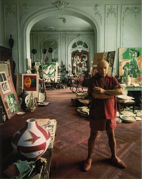 Pablo Picasso's atelier in Cannes, France Art Picasso, Artist Loft, Environmental Portraits, Willem De Kooning, Picasso Art, Paul Cezanne, Cubism, Pablo Picasso, Famous Artists