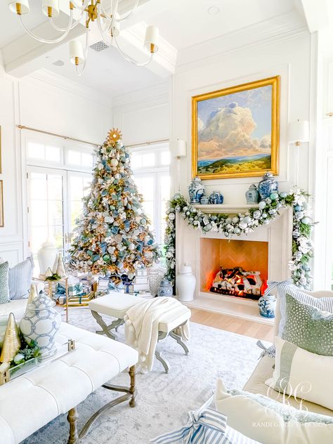 White And Blue Family Room, Family Room Shades, Hamptons Christmas, Grand Millennial Christmas, Preppy Christmas Tree, Blue And White Christmas Decor, Christmas Family Room, Chinoiserie Christmas Tree, College Christmas