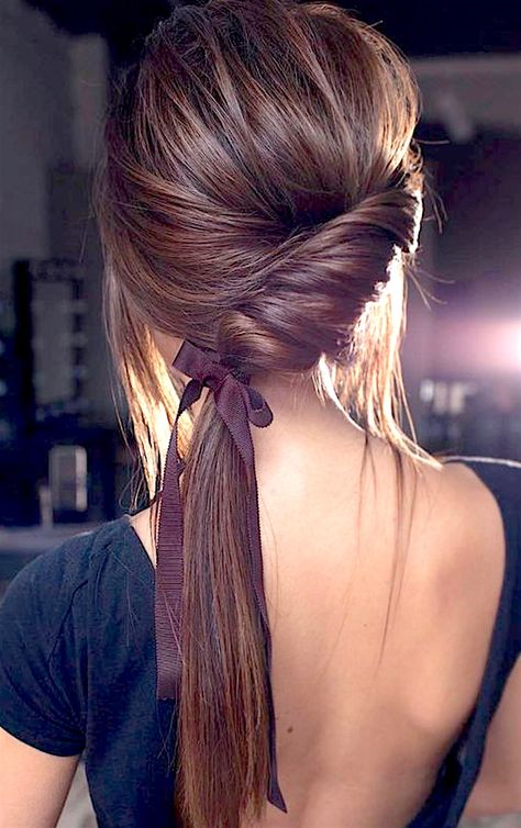 Romantic Hair, Long Hair Ponytail, Twist Ponytail, Hair And Makeup Ideas, Prom Hairstyles For Long Hair, Peinados Fáciles Para Cabello Corto, A Ponytail, Low Ponytail, Trending Hairstyles