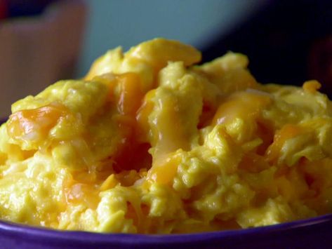 Sunny's Perfect Scrambled Cheesy Eggs Recipe | Sunny Anderson | Food Network Cheesy Egg Recipes, Oven Scrambled Eggs, Cheesy Scrambled Eggs, Best Scrambled Eggs, Sunny Anderson, Eggs And Cheese, Keju Cheddar, Scrambled Eggs Recipe, Cheesy Eggs