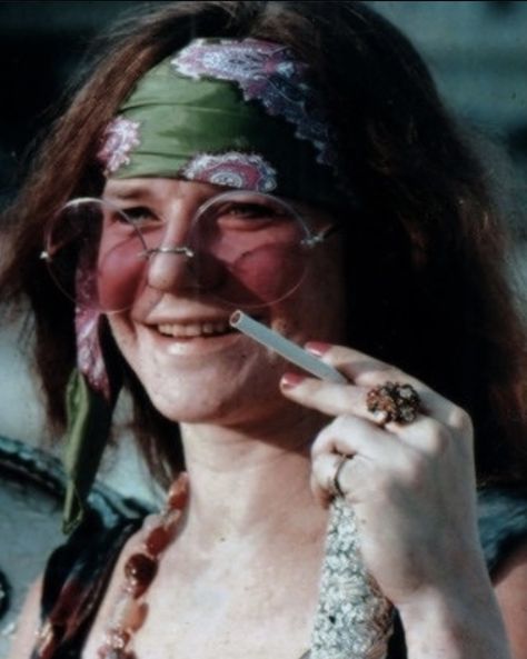 Janis Joplin Style, Foto Muro Collage, Fashion Fotografie, Acid Rock, Woodstock 1969, Mode Hippie, Estilo Hippie, Hippie Life, Hippie Vibes