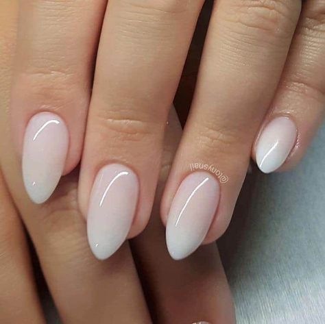 White Almond Nails, Ombre Manicure, Natural Nail Designs, Milky Nails, Almond Shape Nails, Almond Acrylic Nails, Homecoming Nails, Winged Eyeliner, Nail Shapes