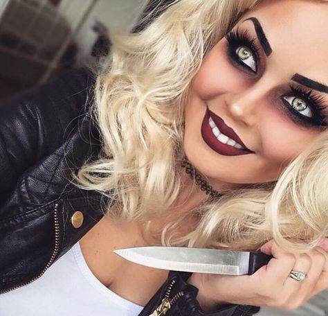 Tiffany Halloween Costume Bride Of Chucky Makeup, Chucky Makeup, Bride Of Chucky Costume, Vampire Makeup Halloween, Make Up Diy, Makeup Clown, Makeup Zombie, Halloweenský Makeup, Halloween Make-up Looks