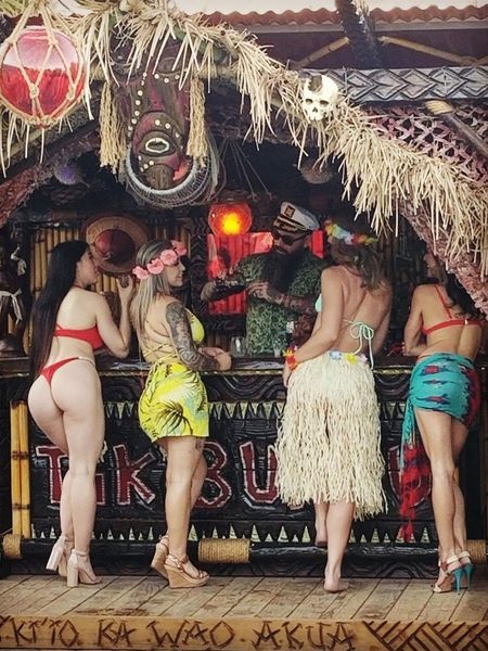 Home Tiki Bar: Tikibuktu - Las Vegas, Nevada, United… | mytiki.life Home Tiki Bar Ideas, Tiki Garden Ideas, Tiki Bar Ideas, Bamboo Aesthetic, Tiki Bars Backyard, Tiki Bar Stools, Tiki Bars Diy, Tikki Bar, Home Tiki Bar