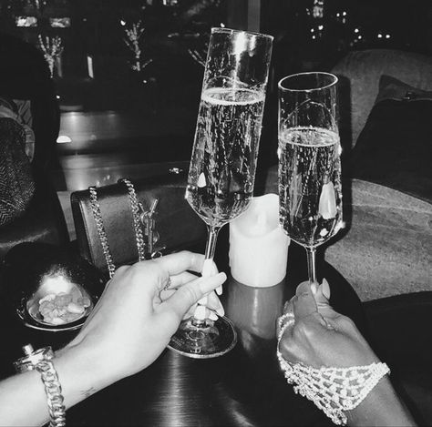 The old fashion but still the most classy way to celebrate - raise a glass of cold, bubbly Champagne. Cheers ;) Champagne Cheers, Black And White Picture Wall, Alcohol Aesthetic, Status Quo, Glass Pictures, Authentic Living, Old Fashion, Black And White Aesthetic, Black And White Pictures