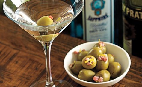 My favorite drink. Dirty Martini Recipe, Stuffed Olives, Lemon Recipe, Stuffing Ingredients, Bombay Sapphire, Martini Recipe, Ahi Tuna, Martini Recipes, Dirty Martini