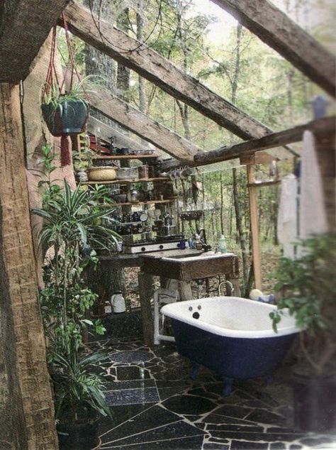 Outdoor Bathroom, Outdoor Bath, Bohemian House, Outdoor Bathrooms, Earthship, Cool Ideas, Enjoy Nature, Outdoor Shower, Brain Health