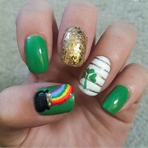 Sparkly Stripes With Shamrock Accents White :heart: 22 Lucky Nails Designs For St. Patrick’s Day :heart: See more ideas on our blog!! #naildesignsjournal #nails #nailart #naildesigns #frenchnails #coffinnails #almondnails #nudenails #ombrenails #gelnailcolors #gelnails #acrylicnails #nailpolish #squarenails #design #stripes #luckynails #patricknails St Patrick Day Nails Acrylic, Lucky Nails, Shamrock Nails, Irish Nails, St Patrick's Day Nails, St Patricks Day Nails, Galaxy Nails, Gel Nail Colors, Wedding Nails Design