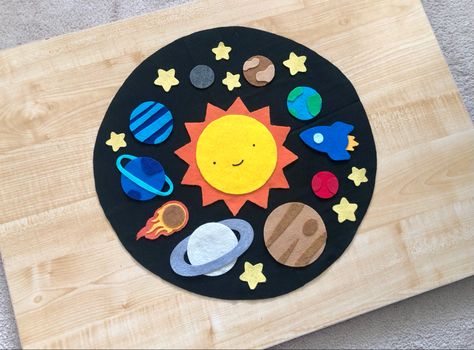 Felt Planets, Felt Board Templates, Ideas Salon, Felt Play Mat, Daycare Activities, Felt Board, Our Solar System, Play Mat, Quiet Book