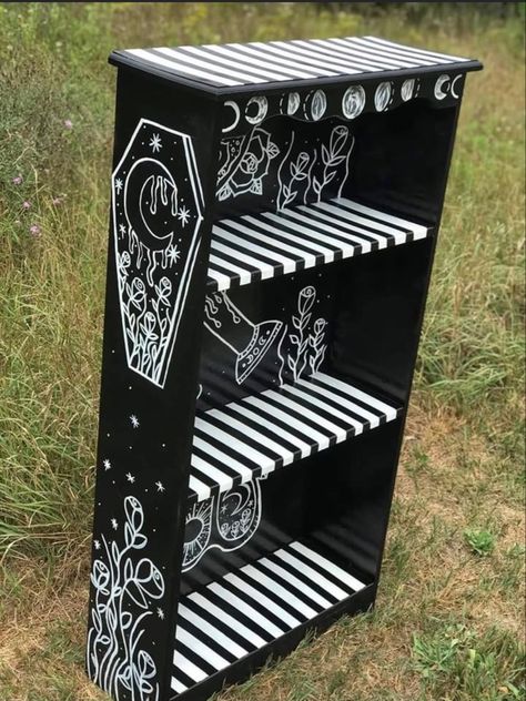 Gothic Art Deco Interior Design, Trippy Furniture Painting, Trippy Diy Decor, Weird Furniture Diy, Trippy Furniture, Eclectic Crafts, Random Diys, Git Gud, Moody Rooms