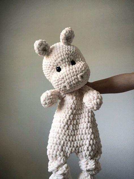 Lovey Crochet, Crochet Hippo, Beau Crochet, Crochet Lovey, Confection Au Crochet, Crochet Simple, Fun Crochet Projects, Crochet Diy, Diy Crochet Projects