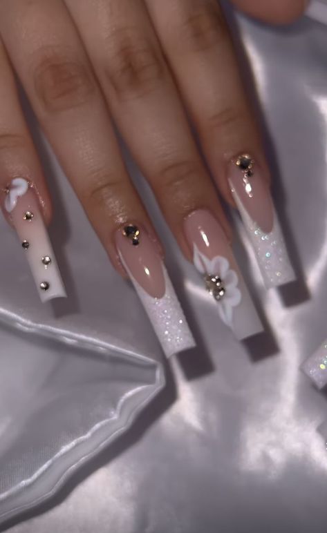 White Nail Art Coffin Shape, Grad Acrylic Nails, White Nails Long Design, White Nails For Birthday, Baddie Bling Nails White, White Acrylics With Rhinestones, Long Wedding Nails For Bride, Latina Nail Designs White, Long Nail Ideas With Diamonds