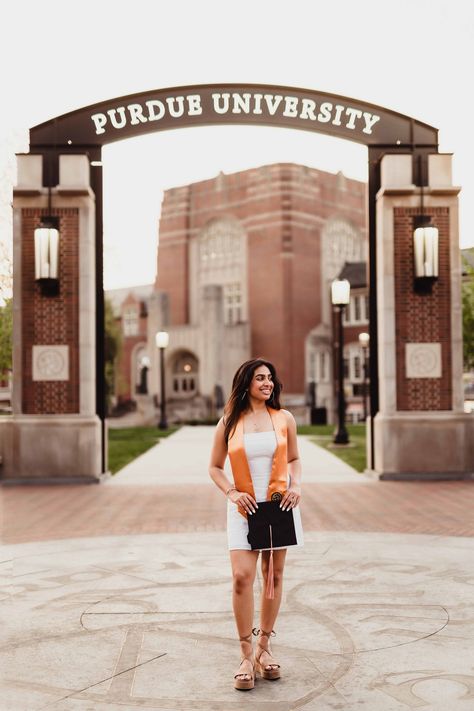 Purdue Graduation, Move Out Of State, University Graduation Photos, West Lafayette Indiana, Masters Degree Graduation, Grad Pictures, Lafayette Indiana, Graduation Photography Poses, West Lafayette