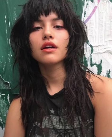 Cute Mullet, Rocker Chic Hair, Chunky Bangs, Rock Hairstyles, Mullet Haircut, Chic Hair, Corte Bob, Punk Hair, Haircut Inspiration