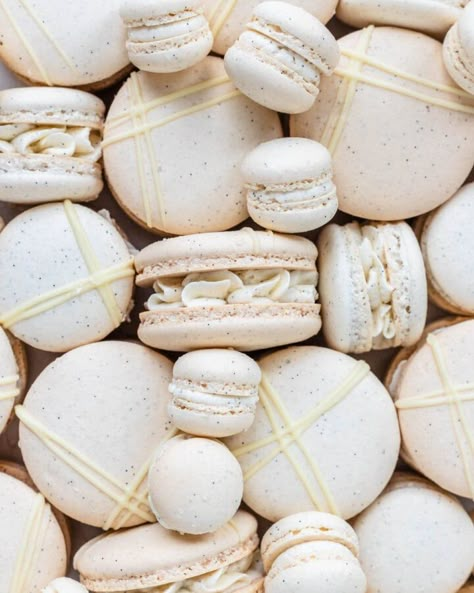 Macarons Pies And Tacos, Vanilla Macaron Recipes, Vanilla Macaroons, Pies And Tacos, Vanilla Macarons, Powdered Food Coloring, Macaron Filling, Macaron Recipes, Macaron Flavors