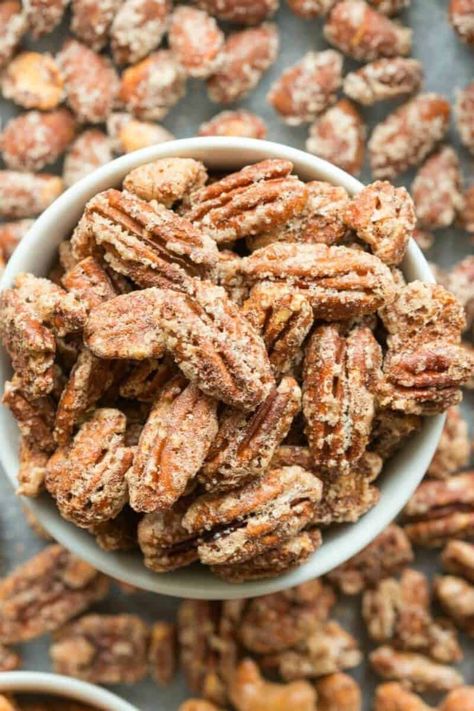 Healthy Christmas Dessert Recipes, Healthy Christmas Desserts, Candied Pecans Recipe, Keto Candy, Vegan Candies, Pecan Recipes, Candied Nuts, Candied Pecans, Christmas Food Desserts