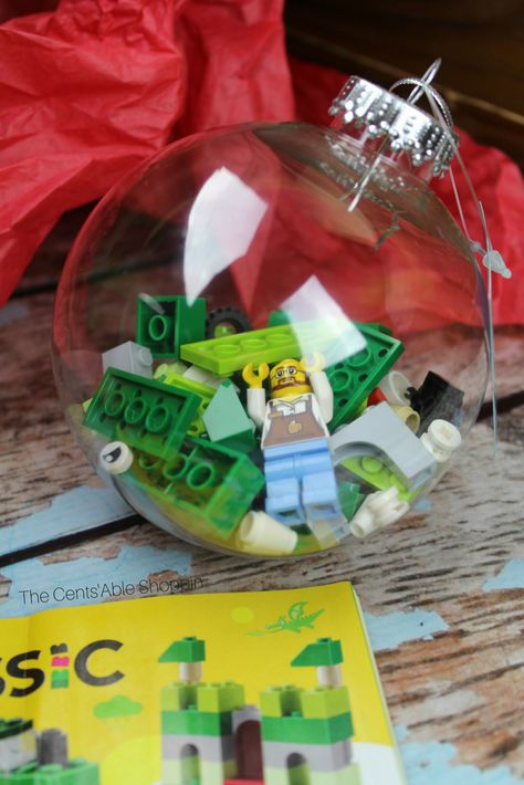 Diy Ornaments Christmas, Christmas Design Ideas, Lego Christmas Ornaments, Lego Ornaments, Lego Christmas Tree, Upcycled Christmas, Diy Lego, Ornaments To Make, Lego Christmas