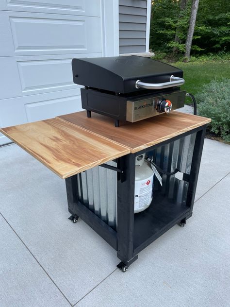 Blackstone Grill Station, Black Stone Table, Diy Grill Table, Deck With Hot Tub, Diy Grill Station, Grill Diy, Bbq Stand, Table Top Grill, Grill Stand