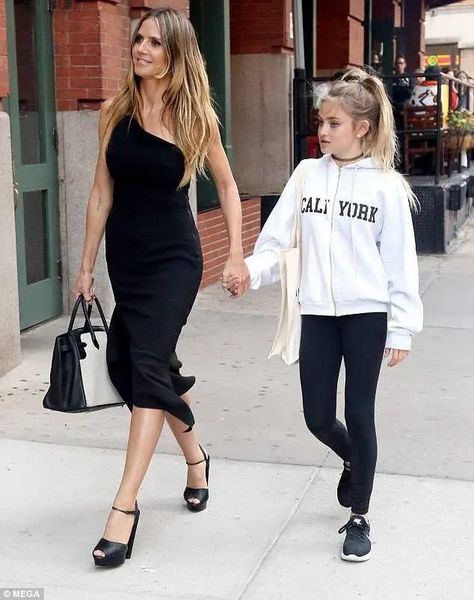 Leni Klum weight Heidi Klum Family, Heidi Klum's Children, Heidi Klum Style, Mind Blowing Pictures, Leni Klum, Famous Moms, Keeping Up Appearances, Celebrity Moms, Spring Summer Trends