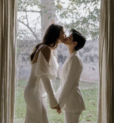 Wlw Wedding Dresses, Wlw Wedding Suit, Wlw Elopement, Wlw Marriage, Wlw Wedding Aesthetic, Lesbian Wedding Suit, Wlw Wedding, Elopement Pictures, Lesbian Weddings