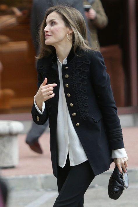 Jacket Outfits Women, Military Jacket Outfits, Long Sleeve Outerwear, Queen Letizia, Unique Designers, Outfits Women, Mode Inspiration, Military Fashion, High Collar