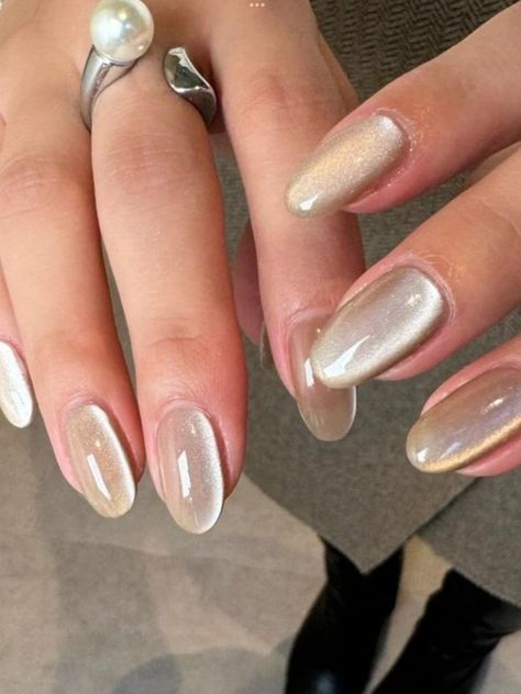 1 Nail Design Simple, Cool Silver Nails, Cat Eye Nails Summer, Basic Nail Ideas, Basic Nail, Cat Eye Nail, Beauty Hacks Nails, Elegant Nail, Hello Nails