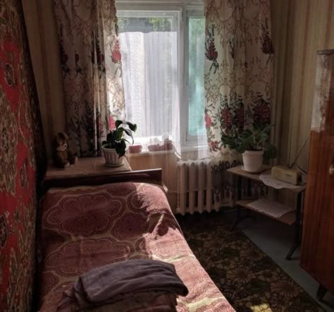 Russian Aesthetic, Europe Aesthetic, Apartment Aesthetic, Country Humans, Country Art, Room Aesthetic, Eastern Europe, Aesthetic Room, Dream Room