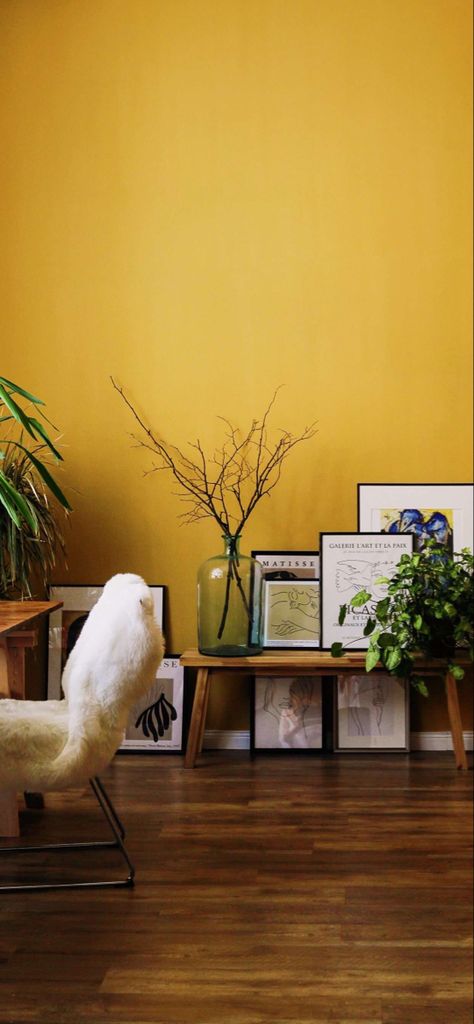 Living Room Yellow, Yellow Accent Walls, Bedroom Yellow, Home Decor Yellow, Living Room Dark, Mustard Yellow Walls, Yellow Dining Room, Yellow Wall Decor, Room Yellow