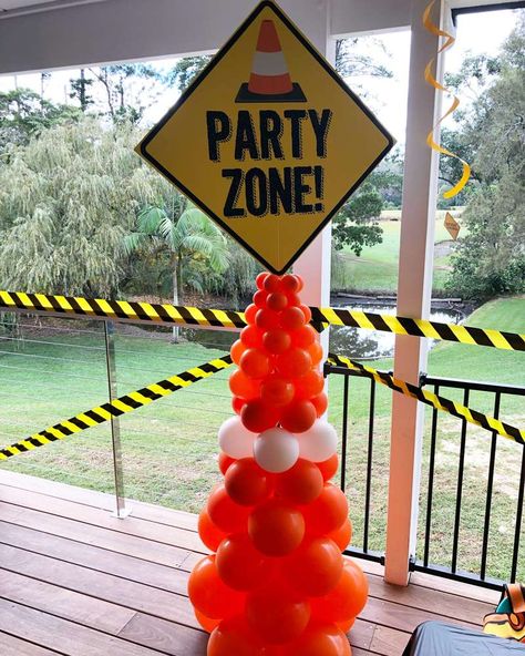 Dig In Birthday Party, Food Construction Party, Construction Birthday Party For Men, Forklift Birthday Party, Construction Theme Party Outfits, Construction Party Entrance, Construction Birthday Party 1st, Trucks Theme Birthday Party, Construction Birthday Photo Booth