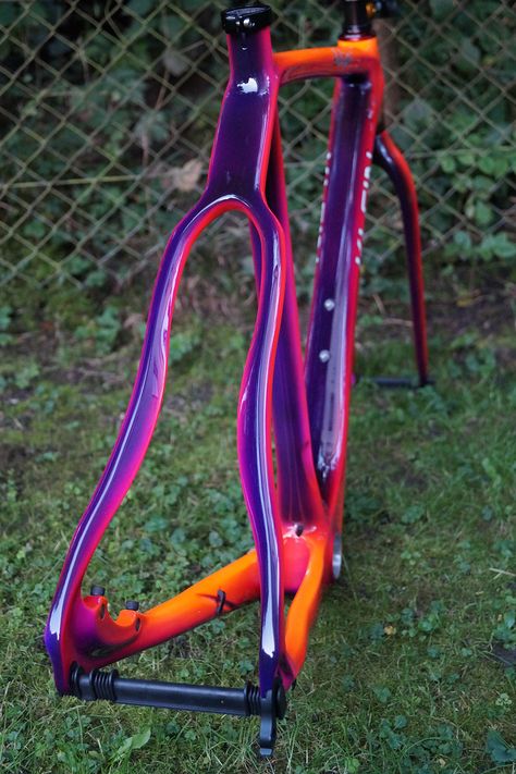 Bike Paint Ideas, Gravel Bike Bicycles, Bicycle Paint Job, Paint Bike, Biking Diy, Garage Bike, Bike Details, Bicycle Frames, Bicycle Painting