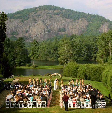 Wow! What a setting for a wedding ceremony in the mountains of North Carolina. High Hampton Inn in Cashiers North Carolina Winter, North Carolina Mountain Wedding, Nc Mountain Wedding, Asheville Nc Wedding, Wedding Venues North Carolina, Mountain Wedding Venues, Nc Mountains, Asheville Wedding, North Carolina Mountains