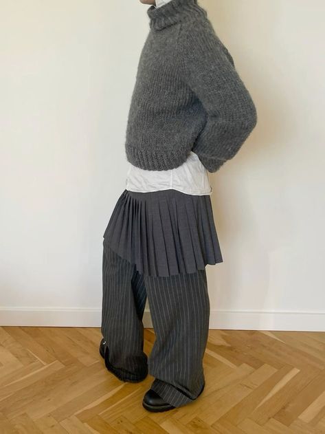 Winter Fits Layering, Grey Stockings Outfit, Layering Skirts Over Pants, Skirt Style Winter, Wool Dress Outfit, How To Layer Clothes For Winter, Grey Pleated Skirt Outfit, Office Core Outfit, Pleated Pants Outfit