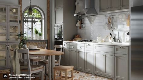 Concevez votre cuisine METOD avec la finition LERHYTTAN gris clair, équipée/aménagée fonctionnelle et esthétique ➔ Cuisines METOD garantie 25 ans ✅ Découvrez aussi nos cuisines complètes à prix IKEA Ikea Lerhyttan, Shop Storage, Grey Kitchen, Ikea Kitchen, Cottage Kitchen, Design Planning, Buying Guide, Country Kitchen, Double Vanity