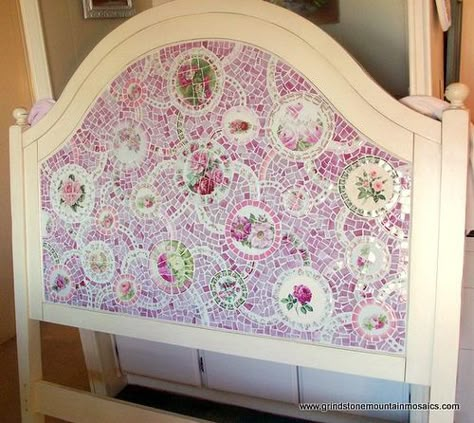 Diy Mosaic Ideas, Mosaic Headboard, Mosaic Bedroom, Mosaic Furniture, Queen Size Headboard, Diy Mosaic, Mosaic Madness, Mosaic Ideas, Shabby Chic Diy