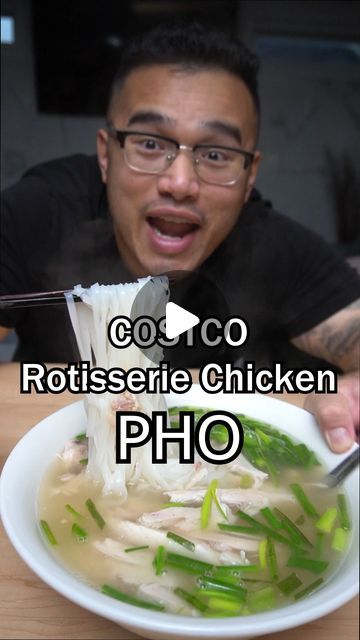 Rotisserie Chicken Pho, Costco Rotisserie Chicken, Costco Chicken, Chicken Pho, Pho Recipe, Chinese Cooking Recipes, Asian Soup, Rotisserie Chicken Recipes, Chowder Recipes