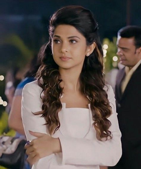 Behad Maya Pic, Jennifer Winget Attitude Pics, Jenifer Winget Attitude Pic, Beyhadh Maya, Maya Beyhadh, Queen Jenny, Bridal Makeup For Blondes, Maya Fashion, Jennifer Winget Beyhadh