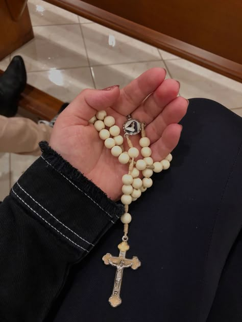 Catholic Rosary Aesthetic, Catolico Aesthetic, Catholic School Aesthetic, Catholic Core Aesthetic, Rosary Aesthetic, Catholic Core, Catholic Doctrine, Catholic Aesthetic, Gods Princess