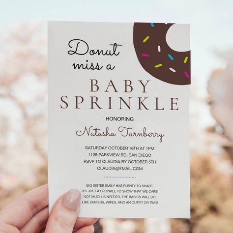 How adorable is this cute chocolate donut baby sprinkle invitation! It's perfect for that little baby's sprinkle party. Simple Baby Sprinkle Ideas, Donut Baby Sprinkle, Sprinkle Baby Shower Girl, Sprinkle Baby Shower Invitations, Baby Boy Sprinkle, Baby Shower Invites Neutral, Chocolate Donut, Sprinkle Shower