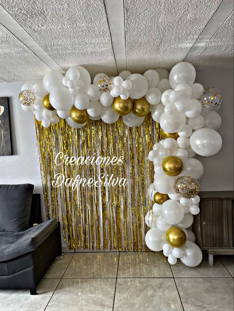 White And Gold Decorations Party Ideas, Gold And White Party Theme, Gold Theme Birthday, White Party Theme, Prom Backdrops, Coffee Bar Ideas, Girls Birthday Party Decorations, Cake Smash Backdrop, Bride Shower