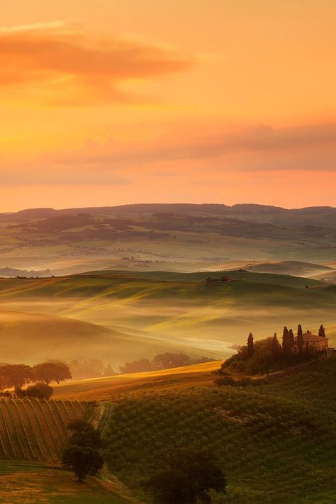 Italy Countryside, Italian Aesthetic, Divine Nature, Italy Aesthetic, Tuscany Italy, Nature Aesthetic, Nature Pictures, Sunrise Sunset, Pretty Pictures