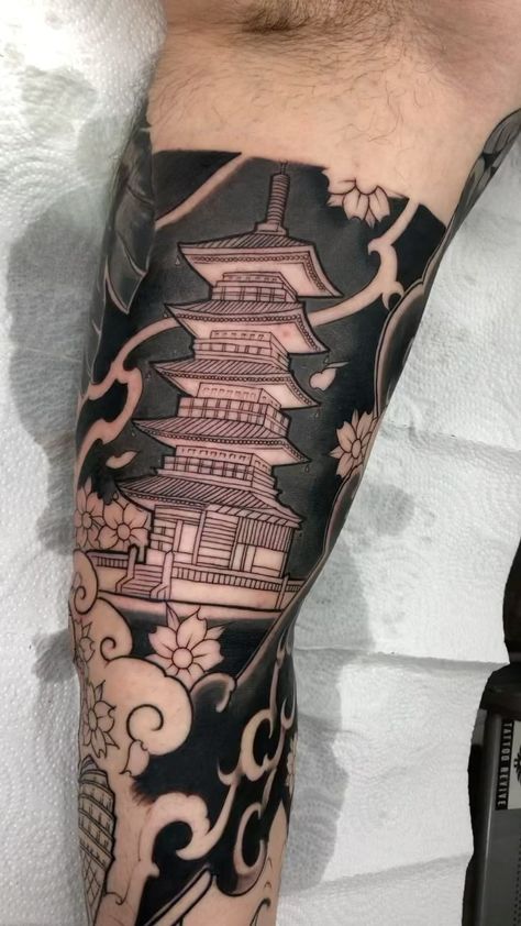 Japanese Pagoda Tattoo Design, Japanese Pagoda Tattoo, Pagoda Tattoo, Japanese Temple Tattoo, Traditional Japanese Tattoo Sleeve, Daruma Doll Tattoo, Tattoo School, Samurai Tattoo Sleeve, Bio Organic Tattoo