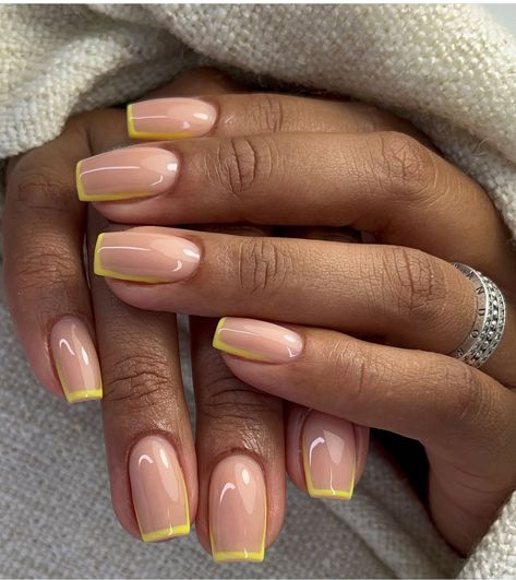 Minimalist Manicure, Italy Nails, Fall Season Nails, Lemon Nails, Natural Nails Manicure, Season Nails, Simple Gel Nails, Work Nails, Explore Italy