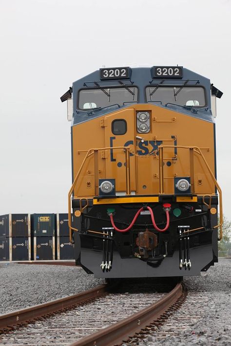 My Family Picture, Csx Transportation, Chartered Bus, Home Of The Brave, Land Of The Free, Train Photography, Railroad Photos, Railroad Photography, Electric Locomotive