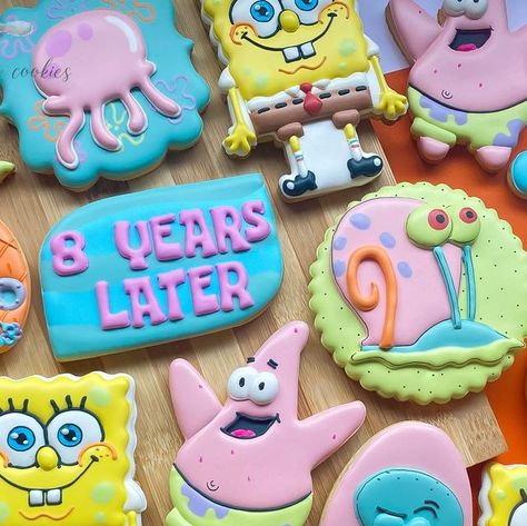 That Girl Who Bakes Cookies on Instagram: "Who lives in a pineapple under the sea? 🍍🧽🍔  .  .  .  .  .  .  .  .  .  .  #thatgirlwhobakescookies #spongebobcookies #spongebobbiscuits #spongebobsquarepantscookies #spongebonsquarepantsbiscuits #patriccookies #squidwardcookies #sandycookies #bikinibottomcookies #spongebobthemedcookies #sacookiecommunity #southafricancookies #royalicingcookies #royalicingkoekies #royalicingcookiessouthafrica #icedcookies #icedcookiessouthafrica #icedbiscuits #icedbiscuitsjohannesburg #icedbiscuitscapetown #icedcookiesofinstagram #cookiegram #cookiesofinstagram #royalicing #charactercookies #spongebob #spongebobsquarepants #wholivesinapineappleunderthesea #garycookies #crabbypattycookies" Spongebob Birthday Cookies, Sponge Bob Cookies Decorated, Spongebob Sugar Cookies, Spongebob Cookies Decorated, Spongebob Treats, Spongebob Cookies, Lisa Frank Birthday Party, Spongebob Stuff, Spongebob Birthday Cake